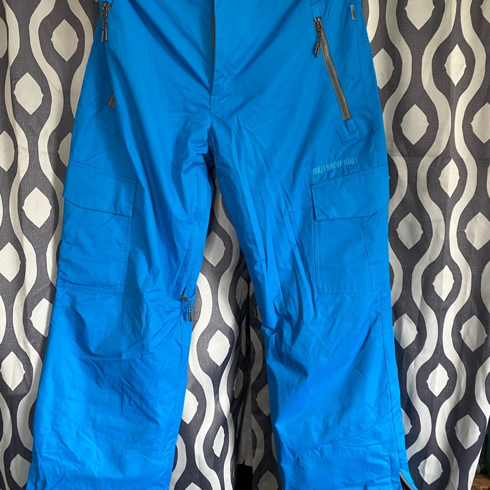 Millenium Three size large women's snow ski pants